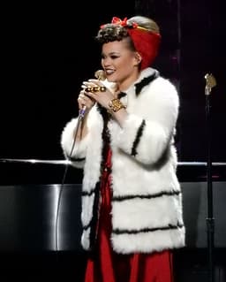 Andra Day icon