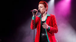 La Roux Logo