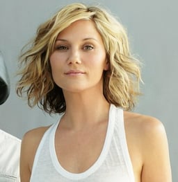 Jennifer Nettles Logo