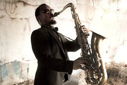 Karl Densons Tiny Universe Logo