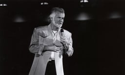 Kenny Rogers Logo