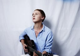 Laura Marling Logo