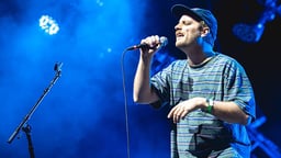 Mac DeMarco logo