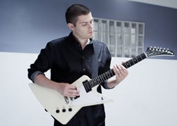 RAC & Hotel Garuda logo