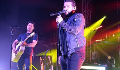 Dan and Shay Logo