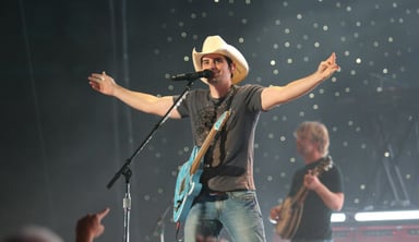 Brad Paisley Logo
