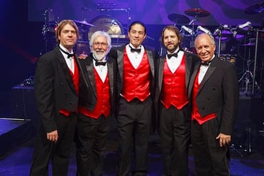 Mannheim Steamroller Logo