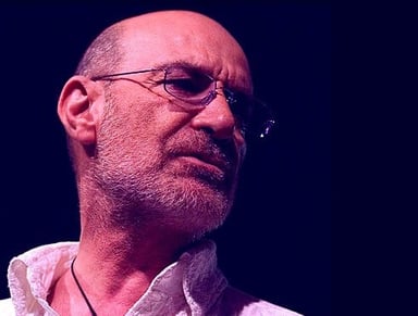 Siavash Ghomayshi Logo