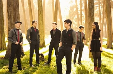 The Family Crest Logo