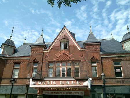 Tarrytown Music Hall Logo